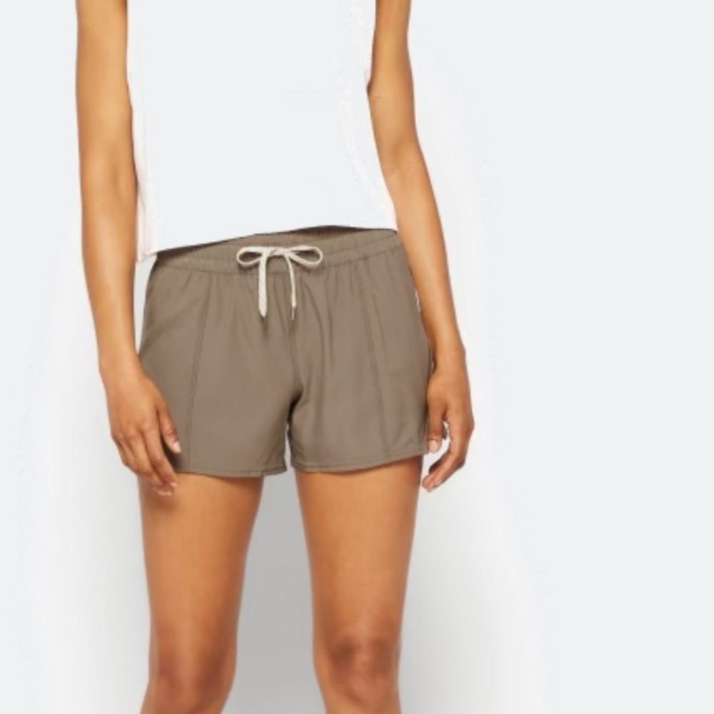 Vuori Women's Athletic Shorts - Tan